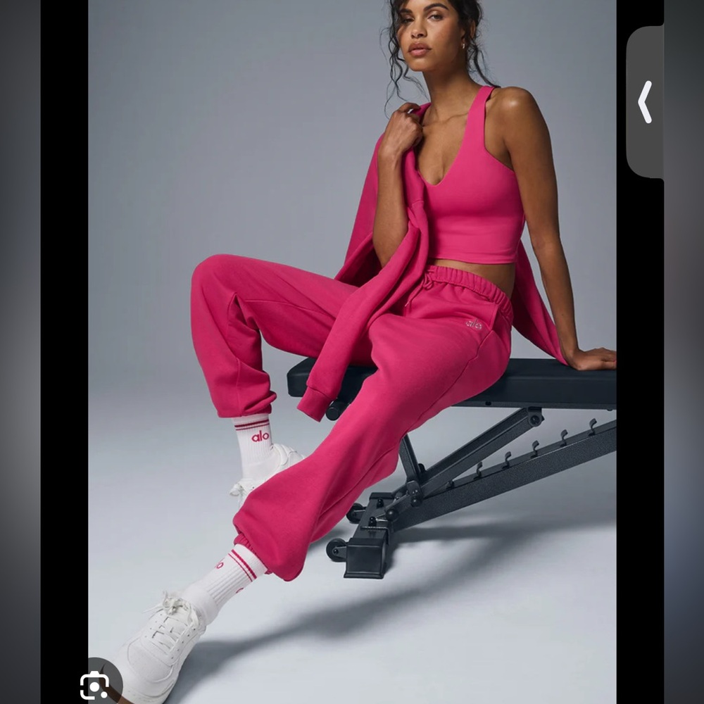 Alo Yoga accolade Women's summer crush
